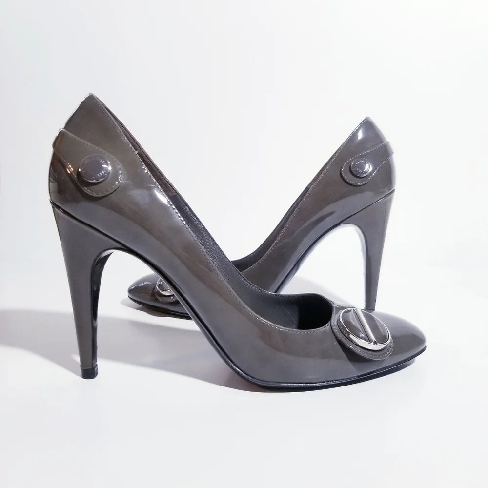 LOUIS VUITTON Sloane Patent Leather Cement Gray High Heel Pumps 38 8
